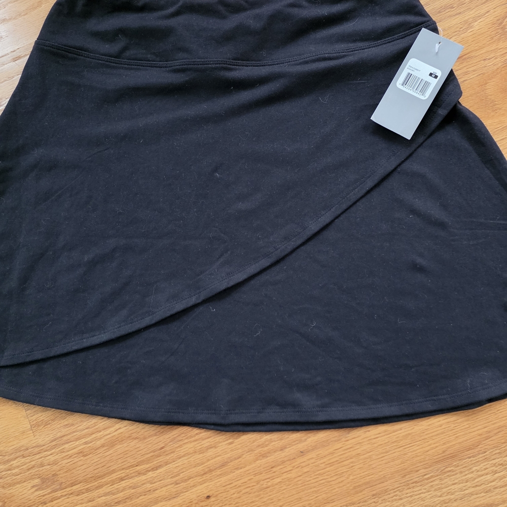 Eddie Bauer Chic Asymmetrical Black Workout Skirt Medium
